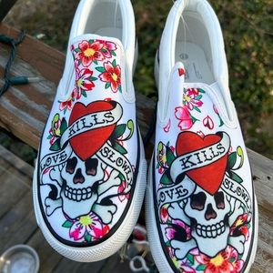 Ed Hardy shoes size 10 nwt new hearts new slip on shoes no laces white